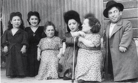 Members of the Ovitz family of dwarves who were sent to Auschwitz